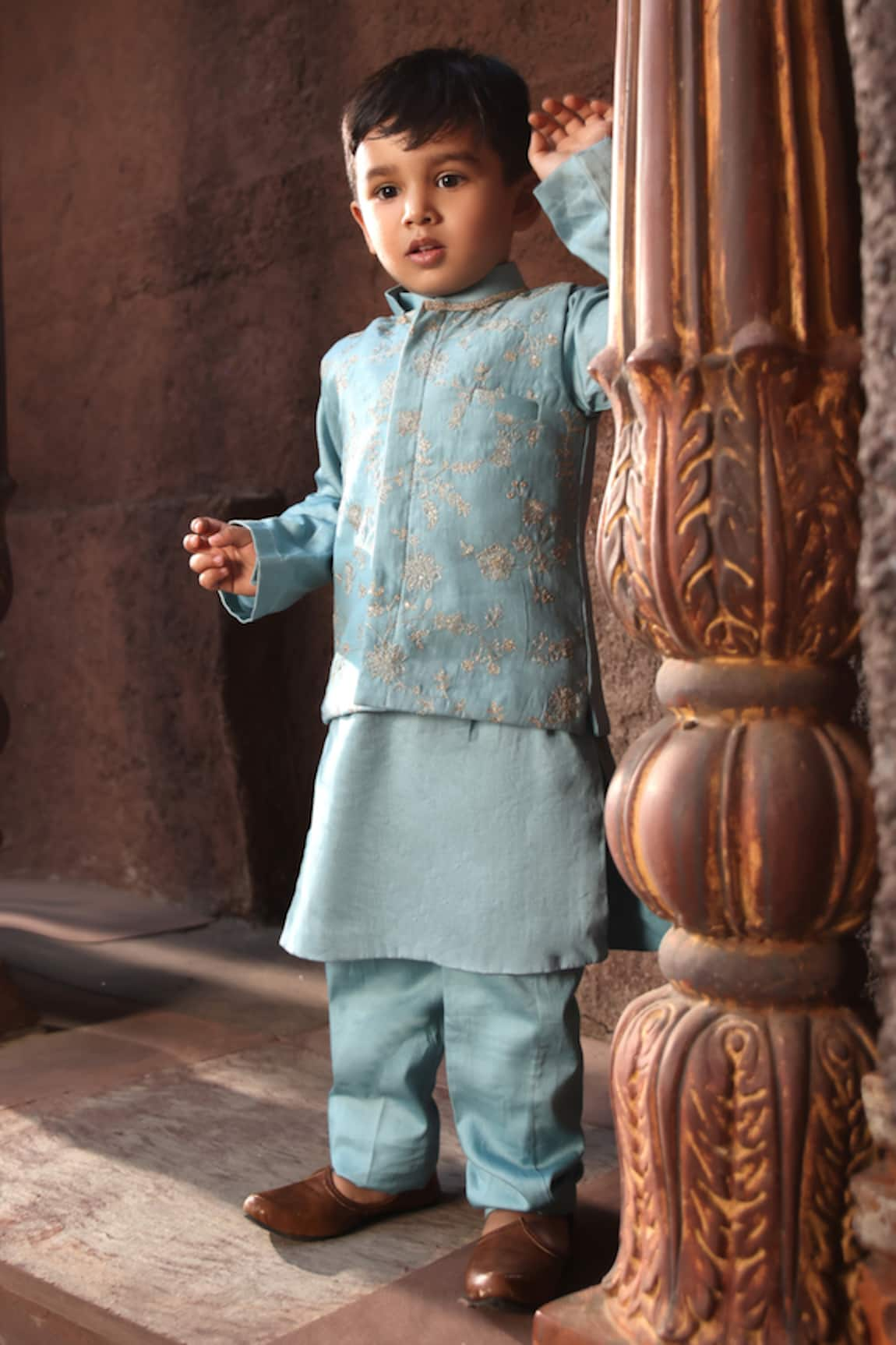 FAYON KIDS Embroidered Bundi & Kurta Set