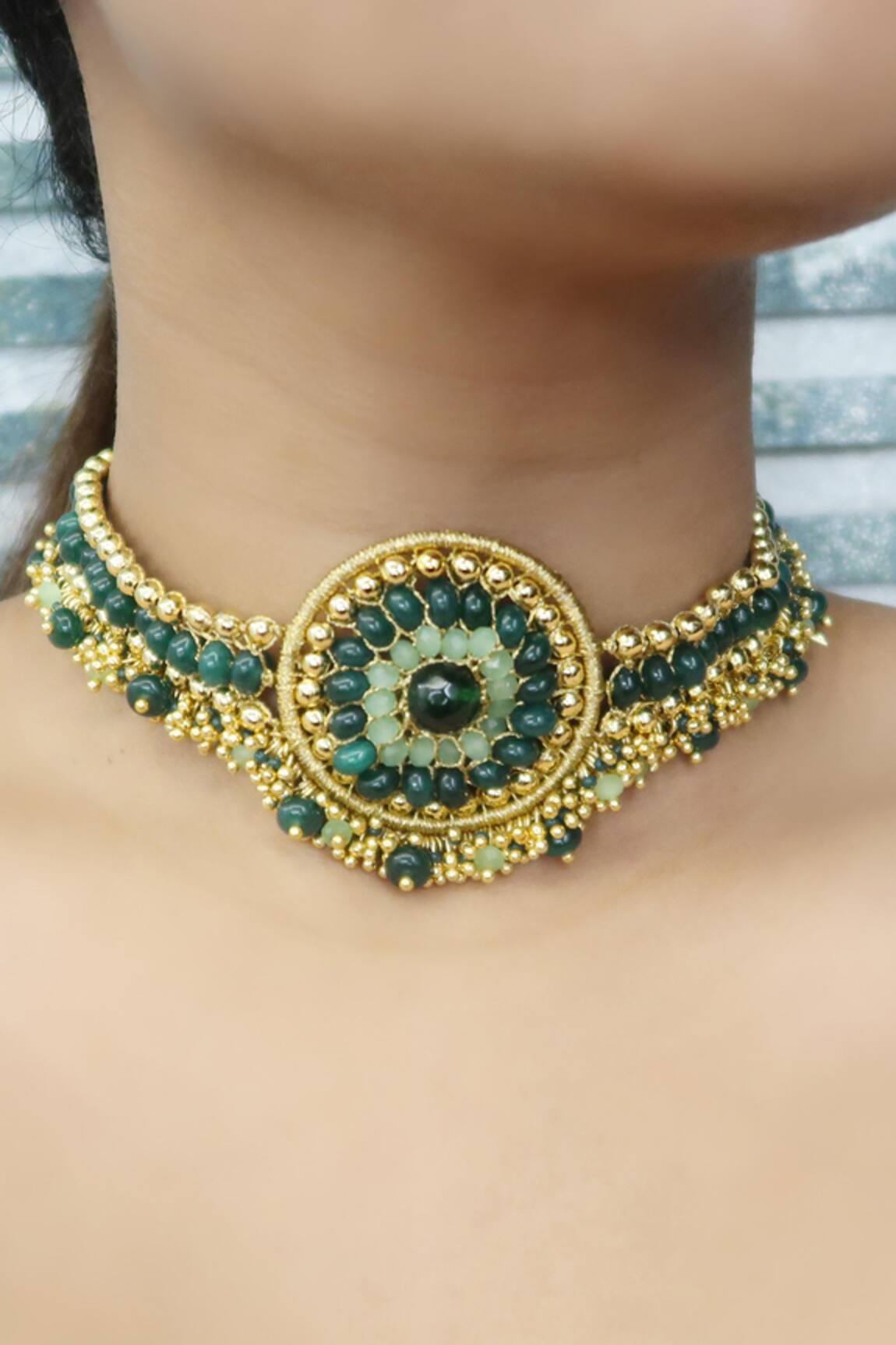 Vaidaan Parnika Choker