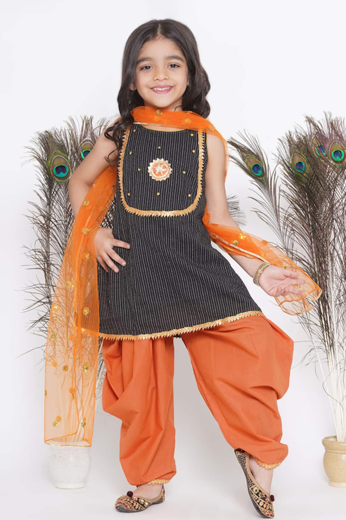 Little Bansi Thread Embroidered Kurta Salwar Set