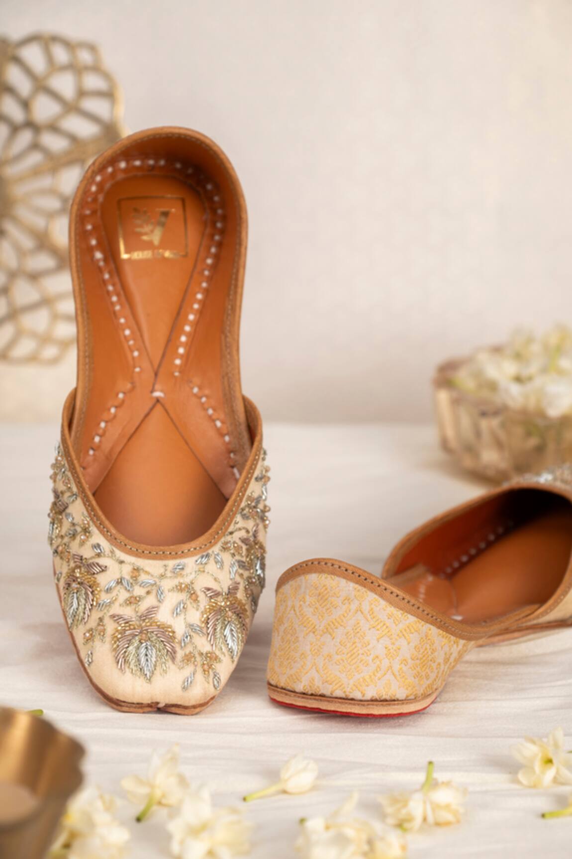 House of Vian Arisha Lotus Embroidered Juttis