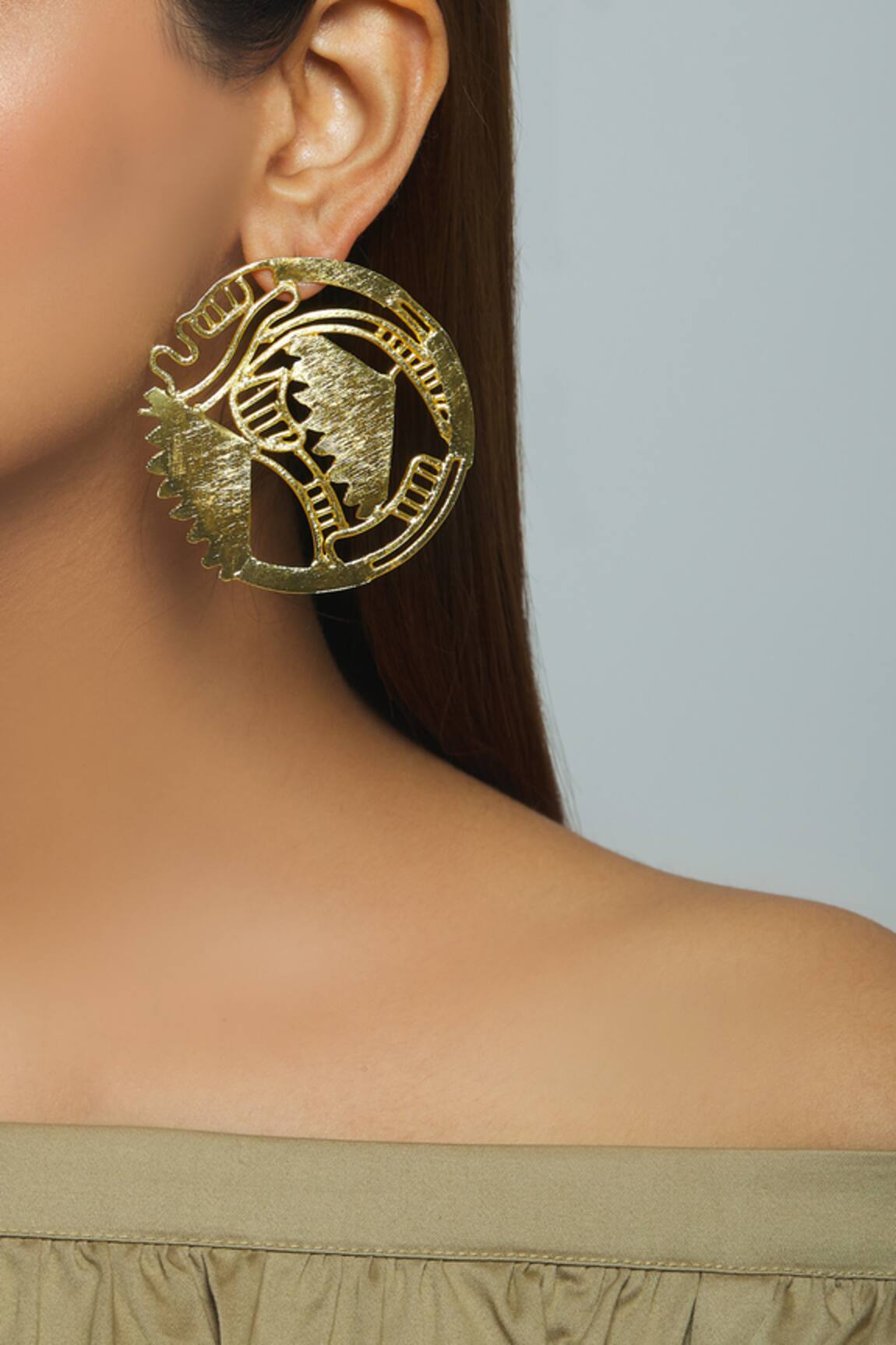 Eurumme Carved Circular Earrings