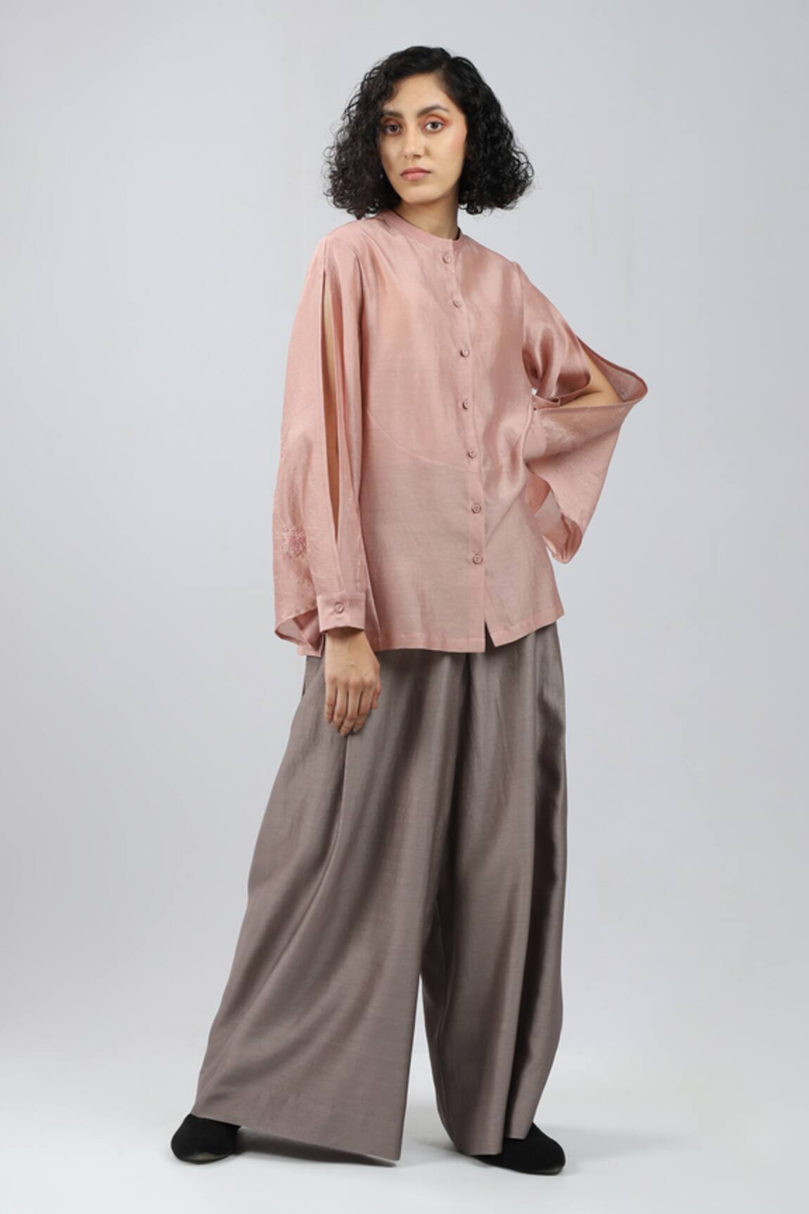Dhi Embroidered Slit Sleeve Shirt 
