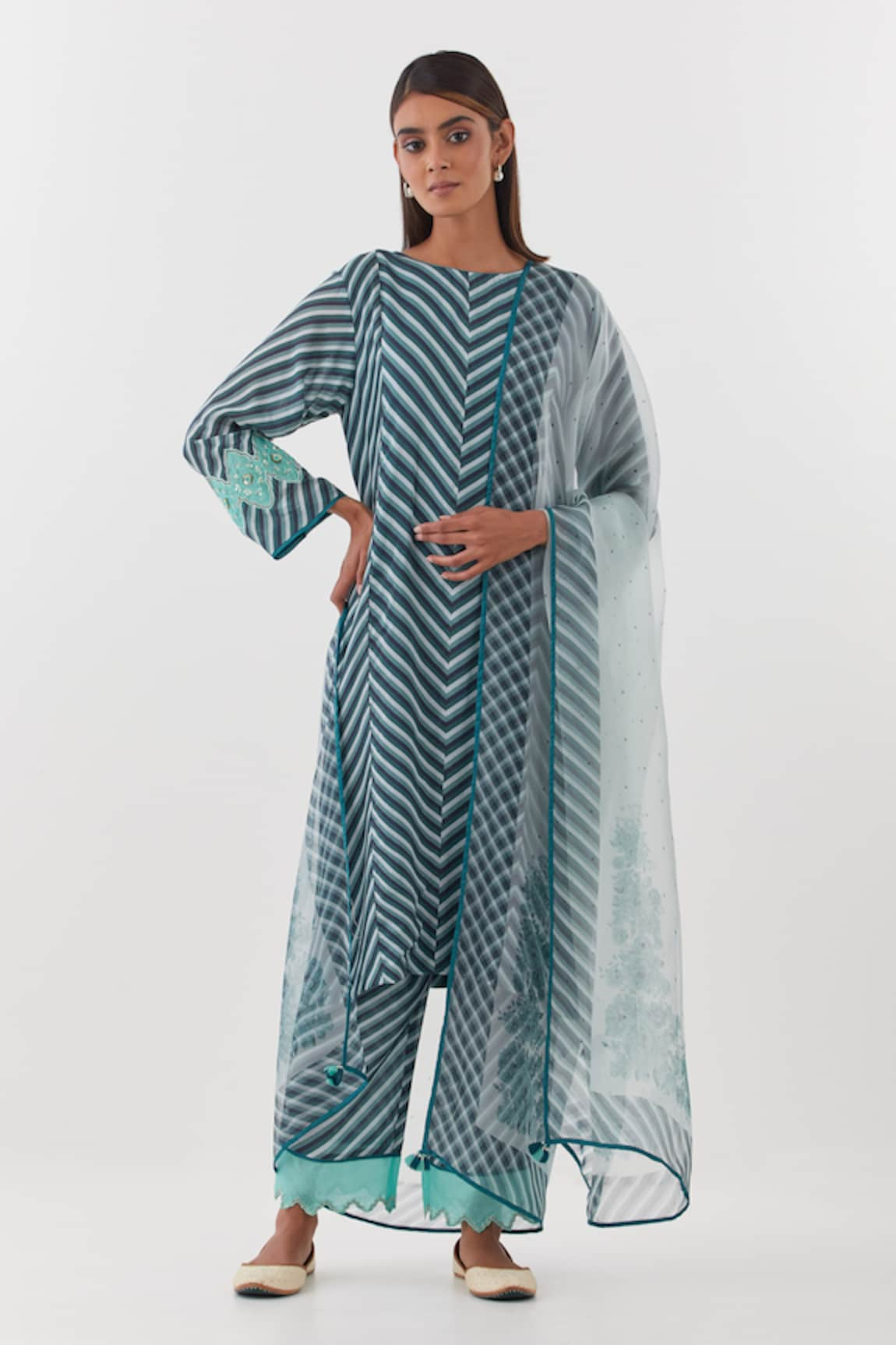 Amisha Kothari Madumati Stripe Pattern Straight Kurta Set