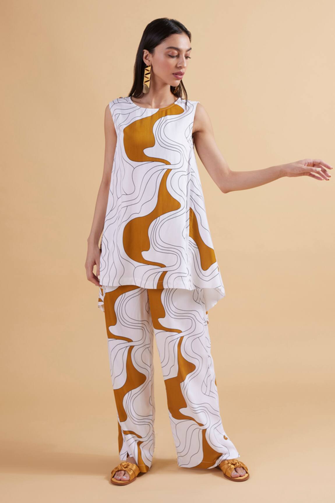 Kanelle Multi-Panel Printed Top & Pant Set