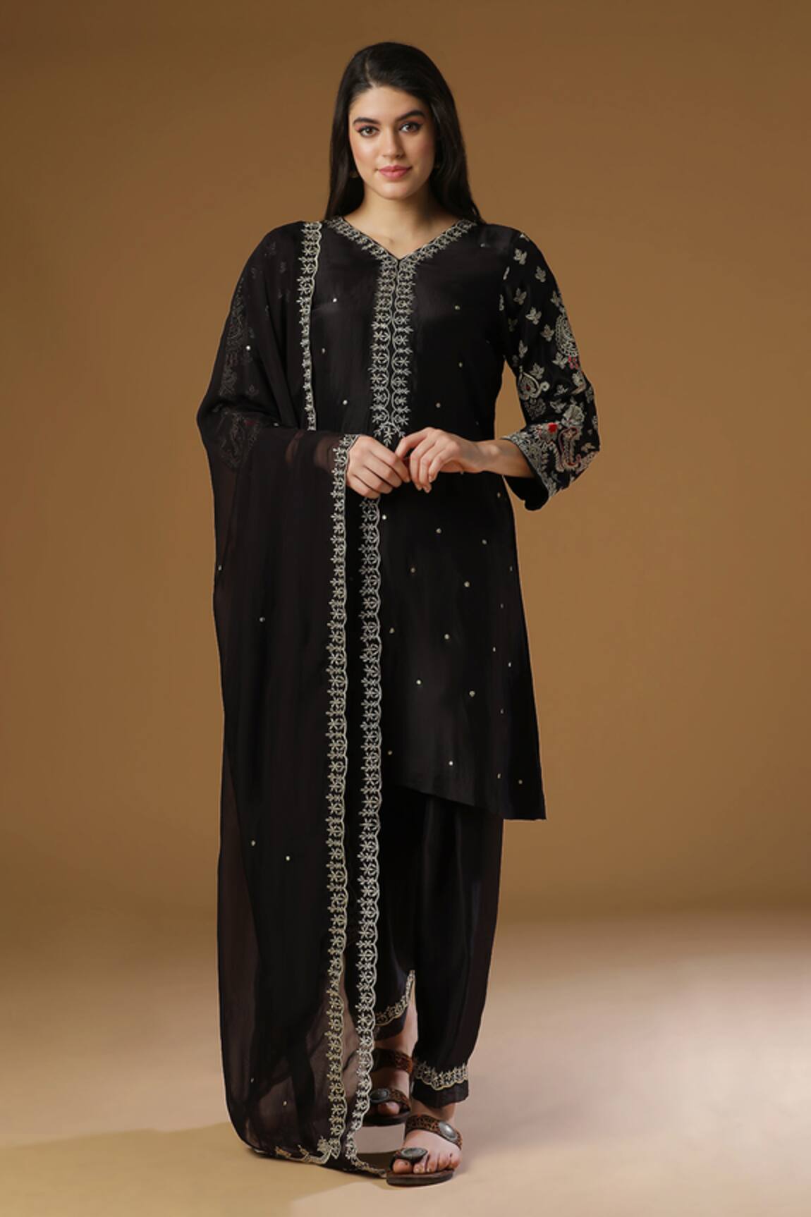 AHLAM Thread & Zari Embroidered Kurta Set