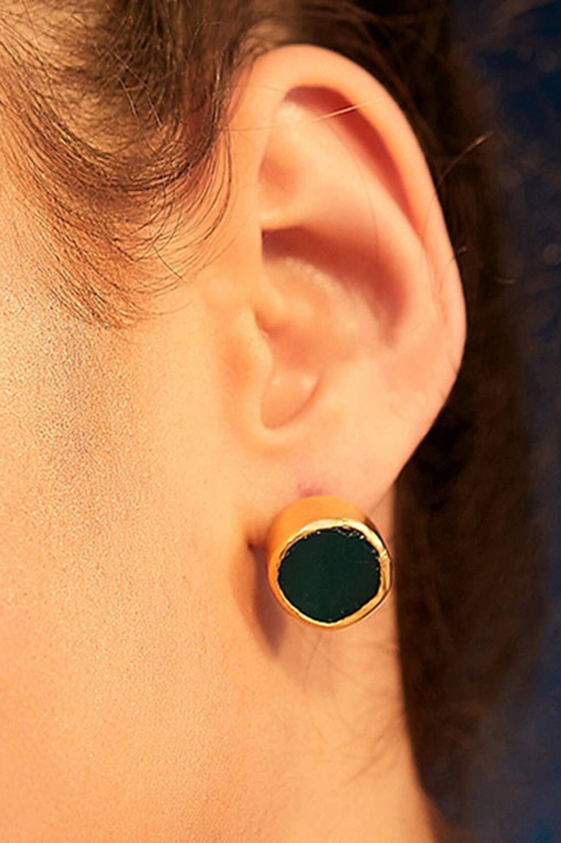 Zariin Stone Stud Earrings