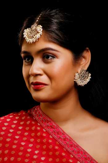 Ishhaara Kundan Pearl Chandbalis Set 
