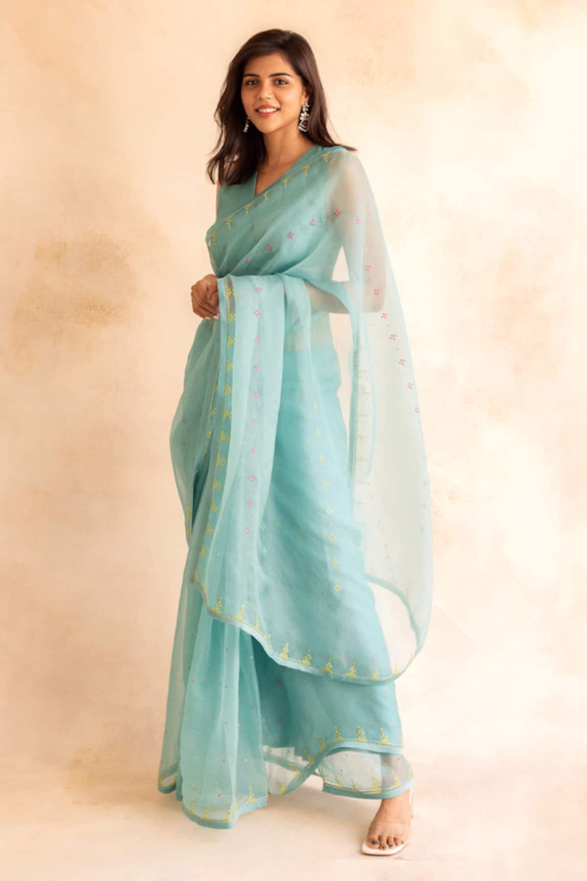 Deep Thee Embroidered Saree With Blouse