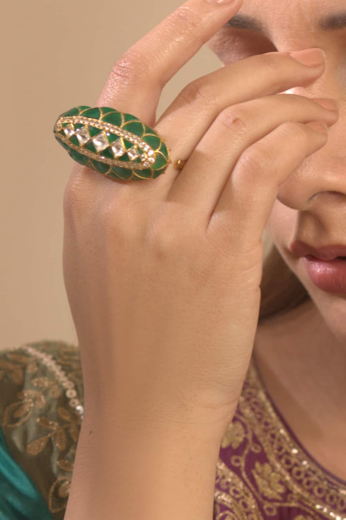 Kaari Emerald Vellore Polki Two Finger Ring 