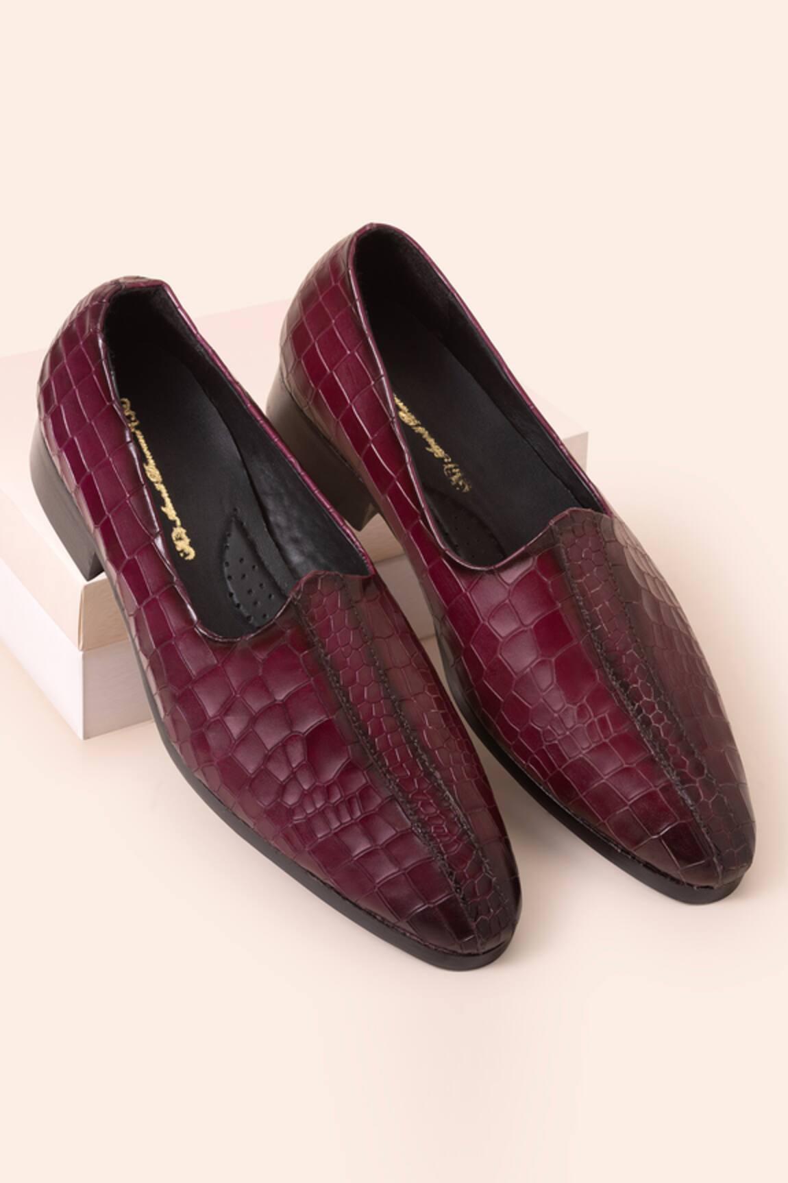 Amrit Dawani Textured Mojaris 