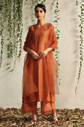Charkhee Zari & Nakshi Embroidered Kurta Pant Set 