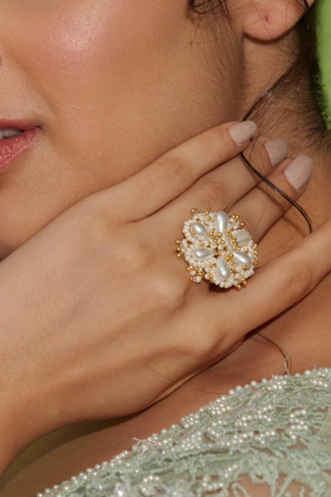 House of D'oro Floral Pearl Ring