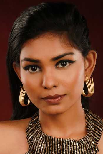 Ishhaara Structured Stripe Pattern Earrings 