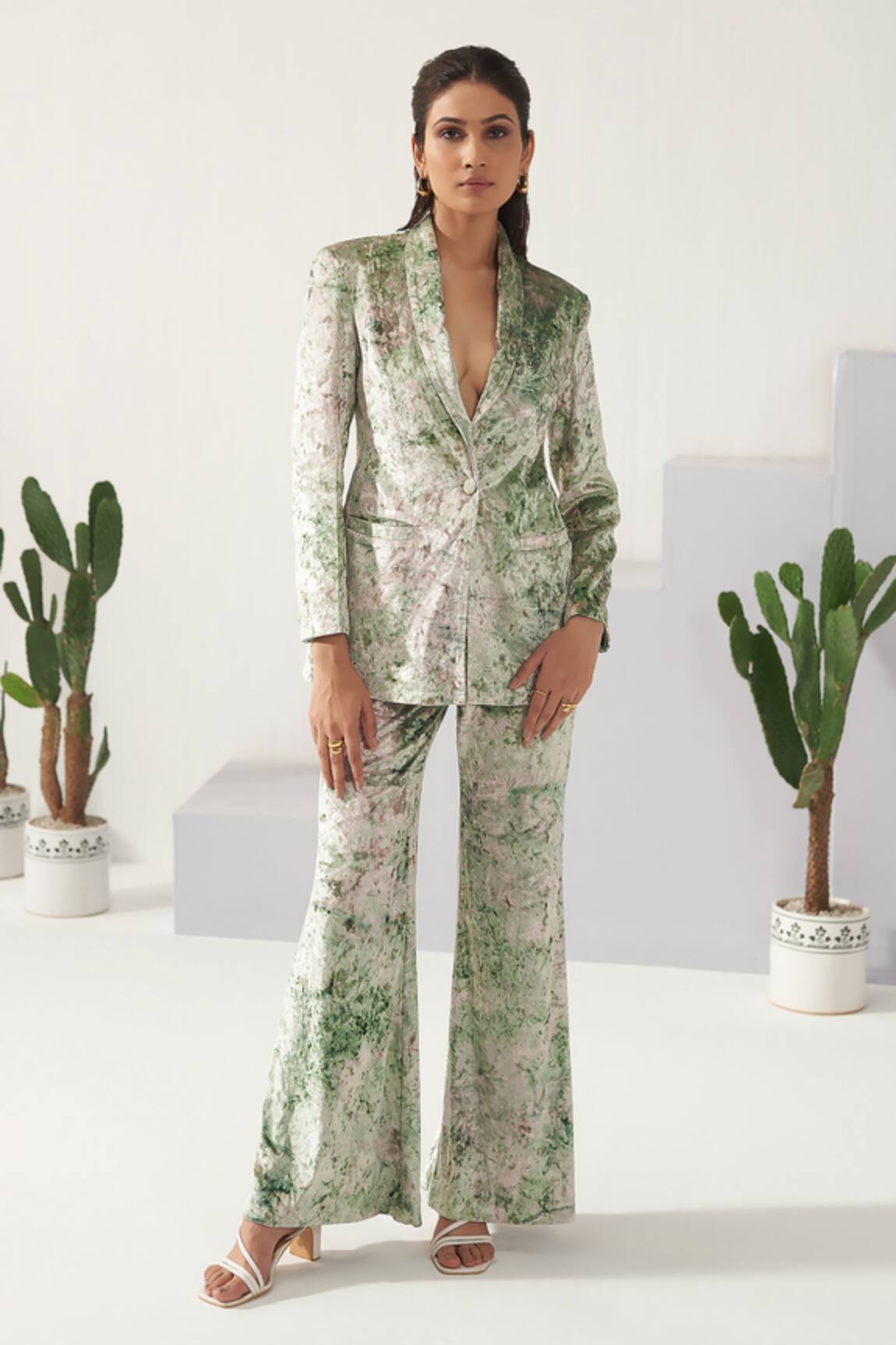 Detales Iris Velvet Tie-Dye Jacket With Pant