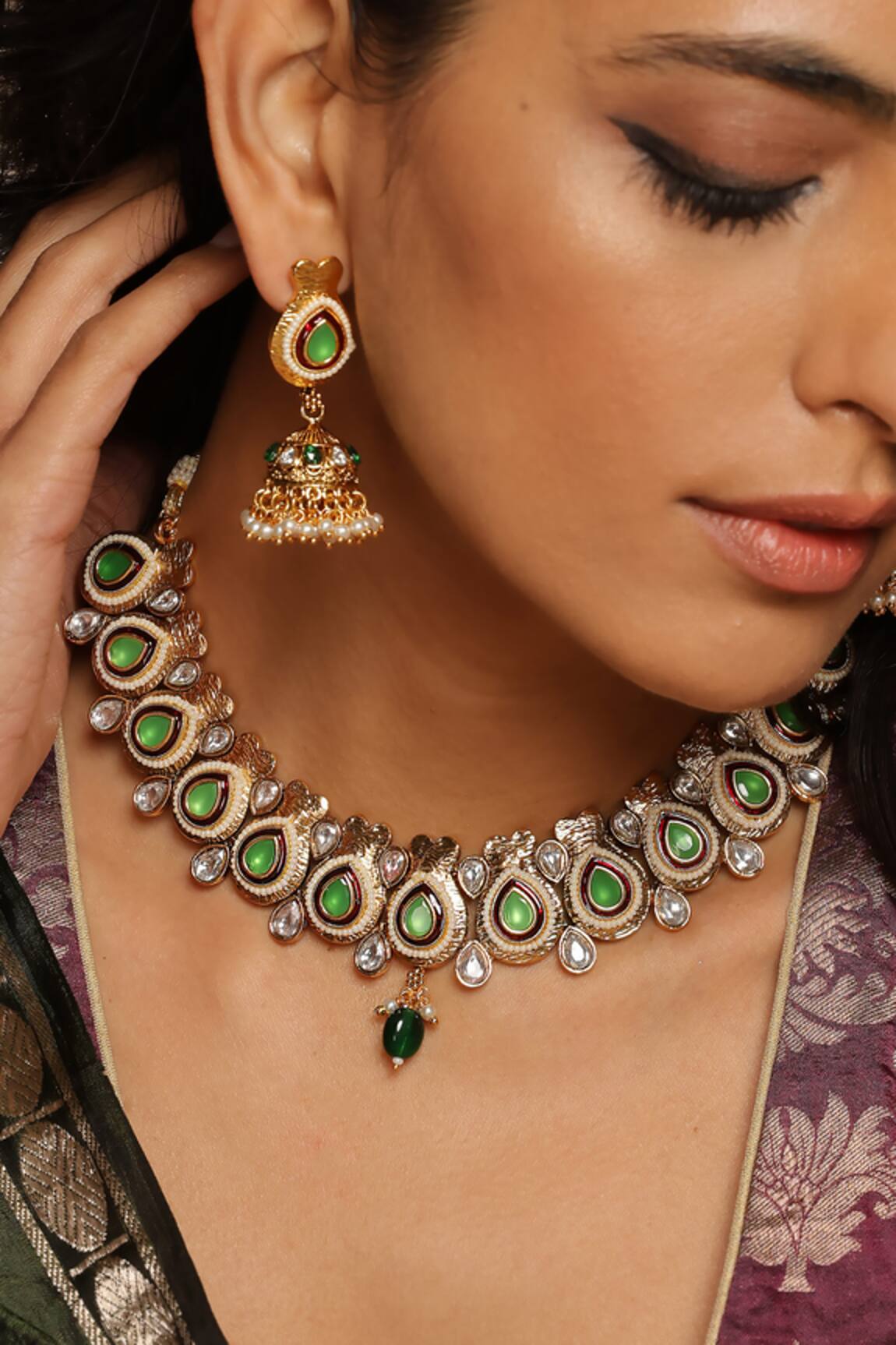 Swabhimann Emerald Tear Drop Necklace Set 