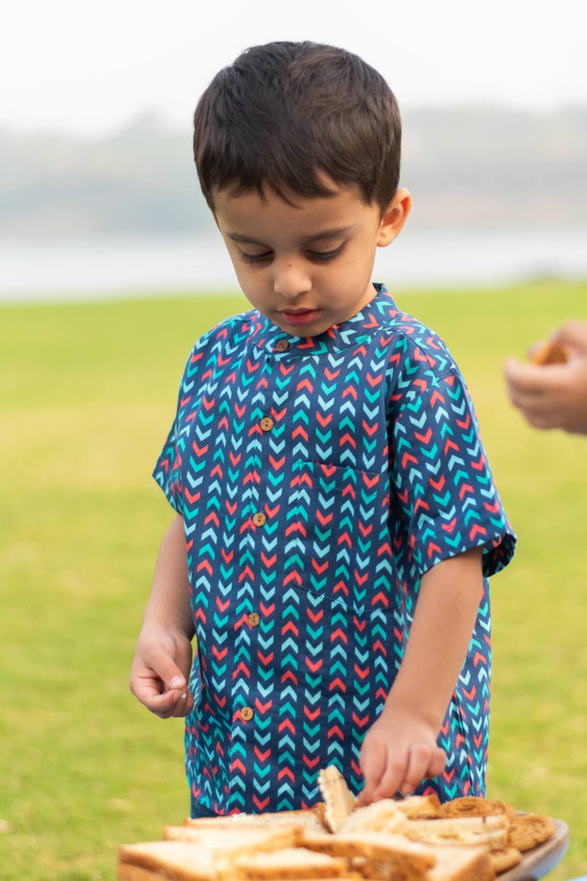 Ribbon Candy Arrow Print Shirt