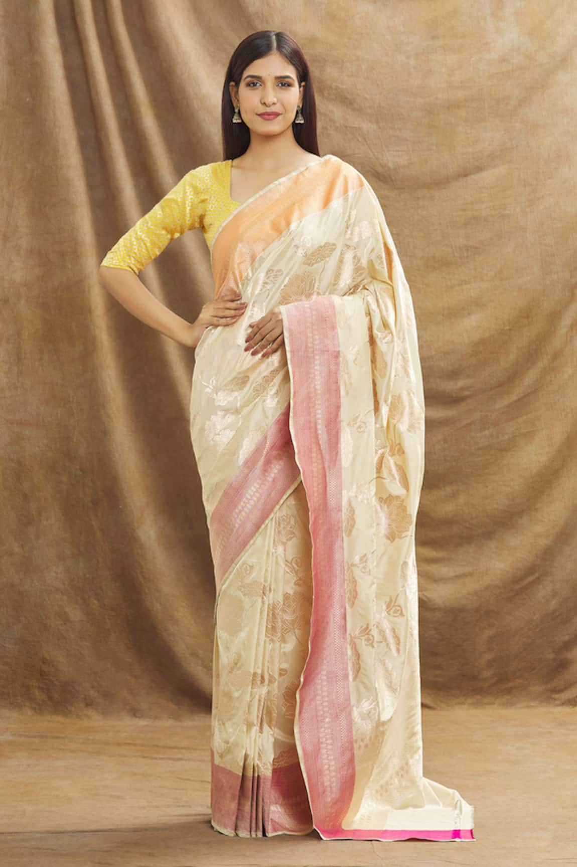 Resa by Ushnakmals Lotus Pattern Saree With Running Blouse