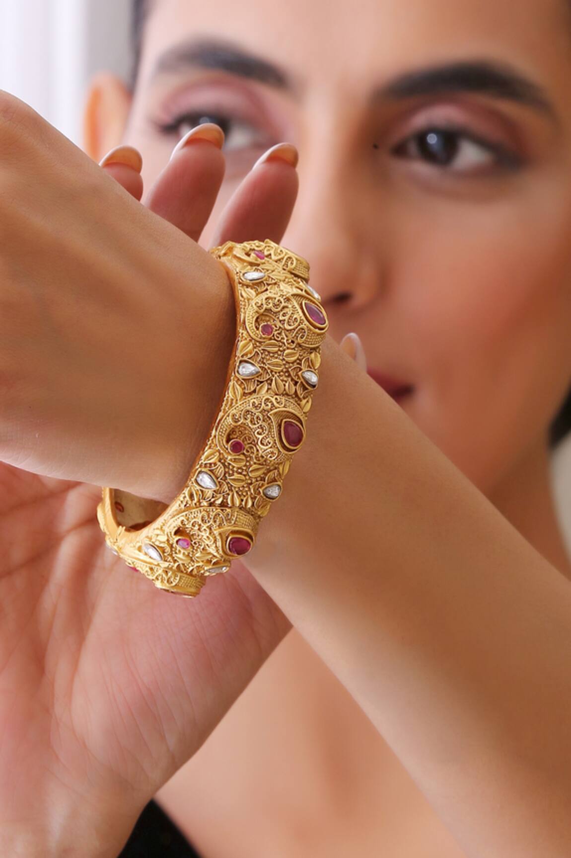 Swabhimann Paisley Kundan Polki Embellished Kada