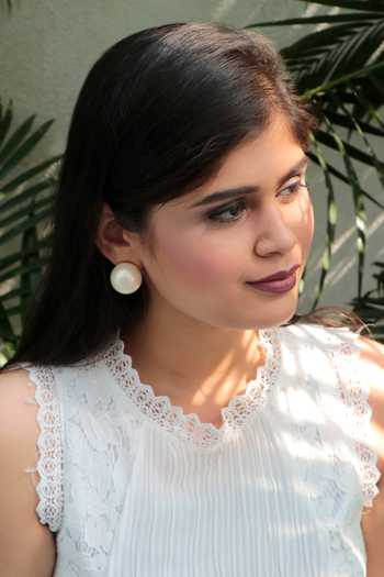 Ishhaara Pearl Ear Studs 