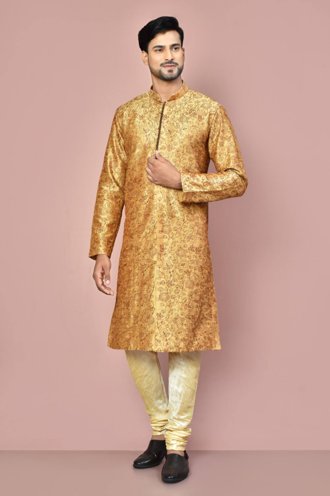 Arihant Rai Sinha Floral Thread Work Kurta 