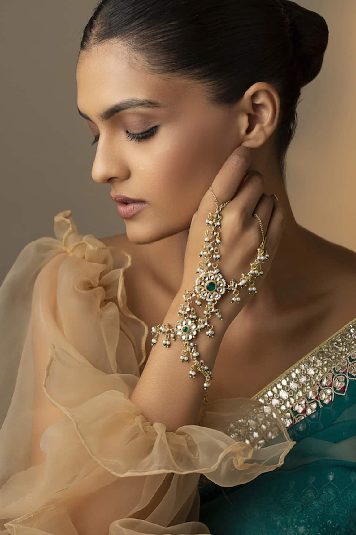 Paisley Pop Kundan Embellished Green Hathphool 