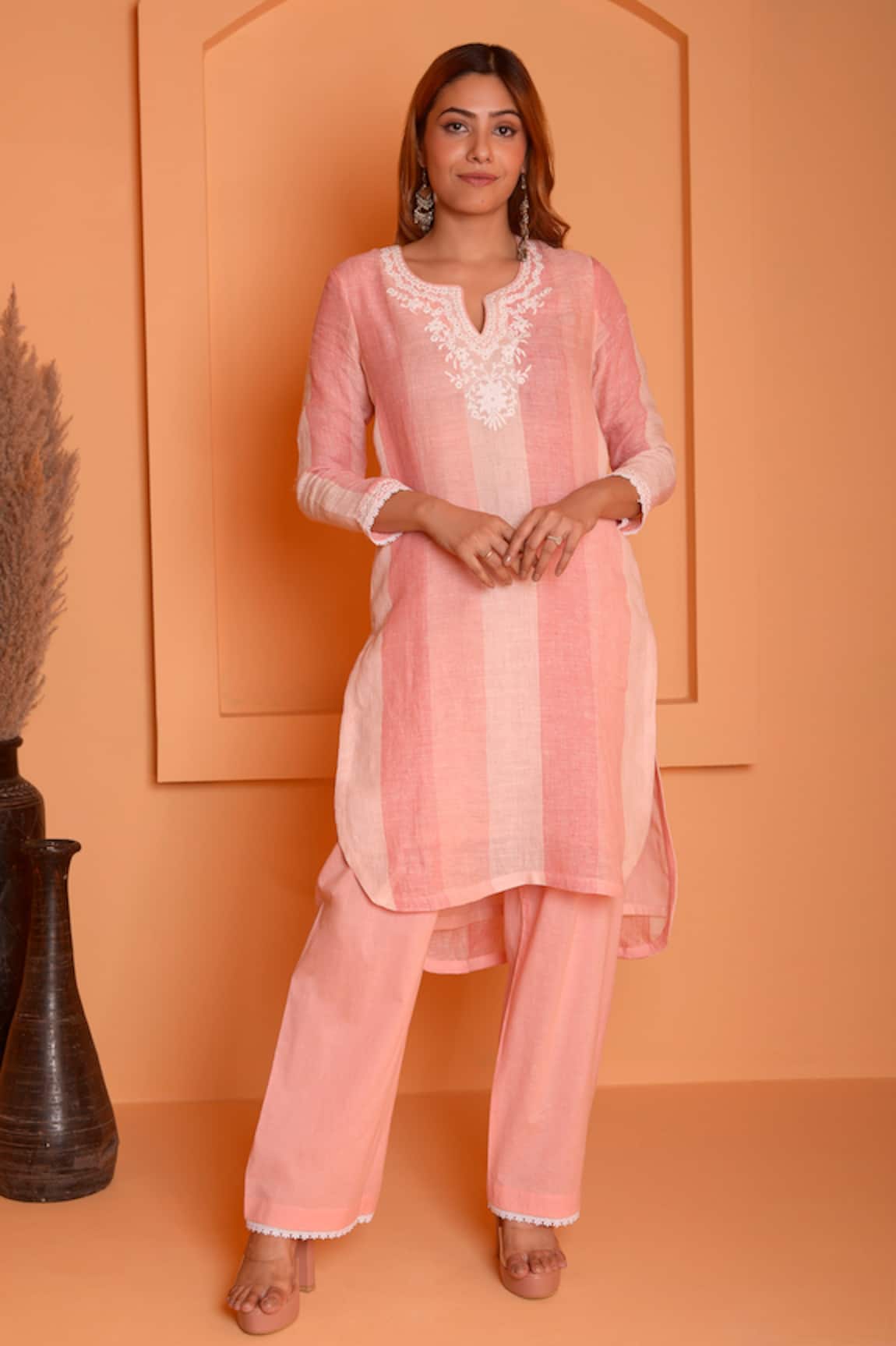 Abbaran Placed Floral Embroidered High-Low Kurta With Pant