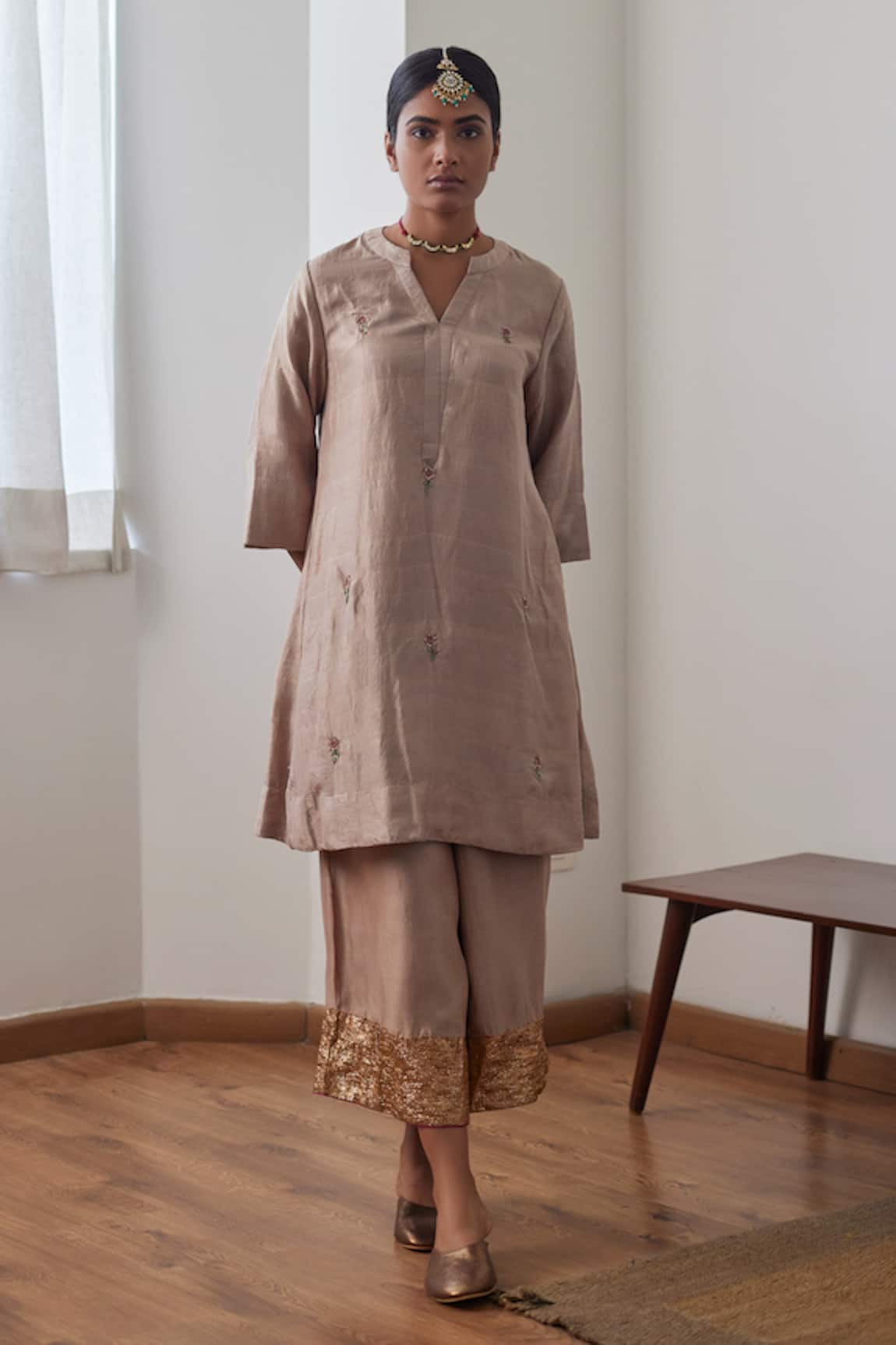 Shorshe Clothing Zardozi Placement Embroidered Kurta & Farshi Pant Set