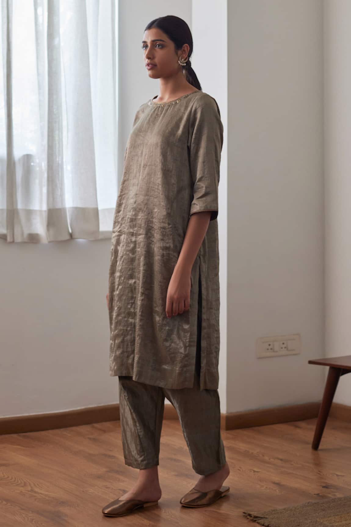 Shorshe Clothing Embroidered Kurta & Pant Set