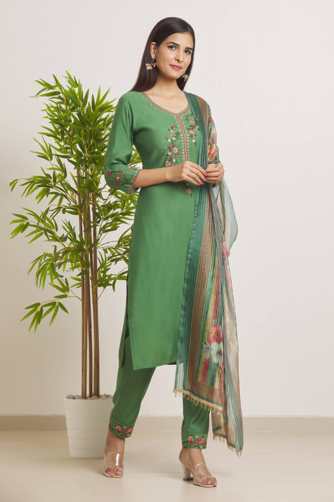 Adara Khan Floral Embroidered Straight Kurta Pant Set