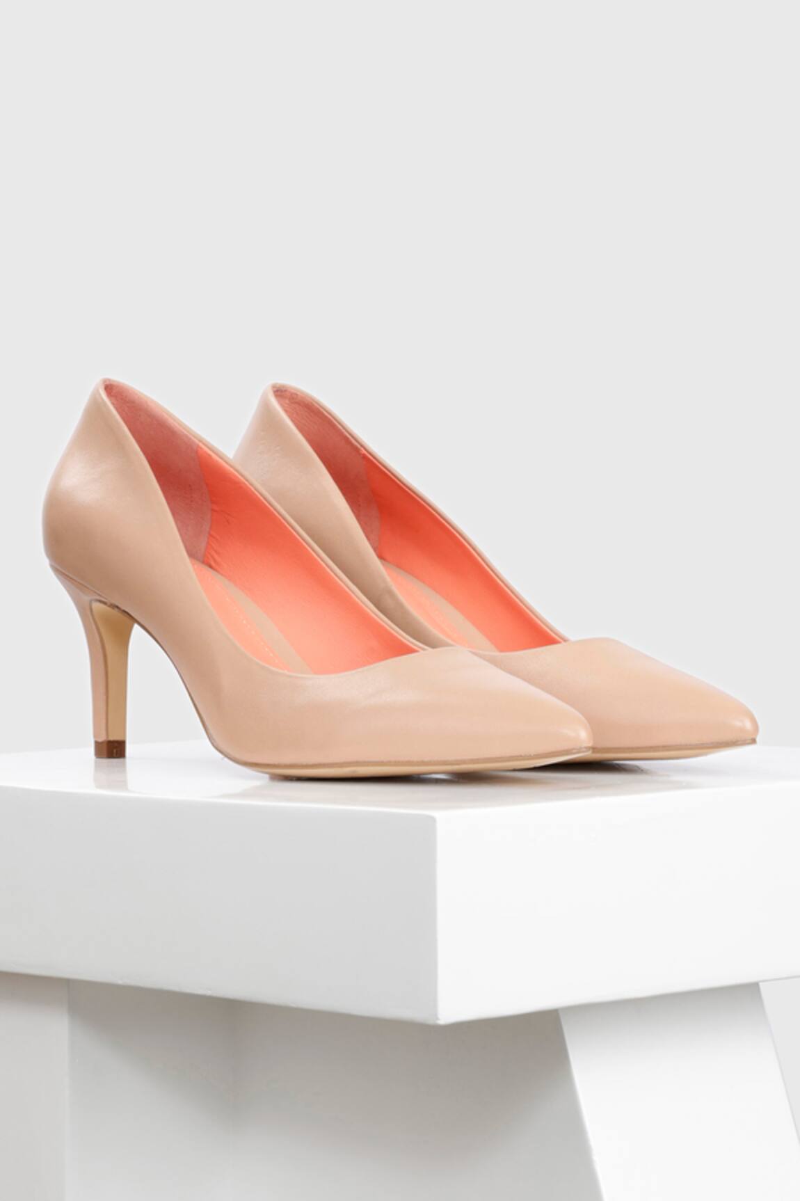 Oroh Ibiza Pointed Toe Pumps