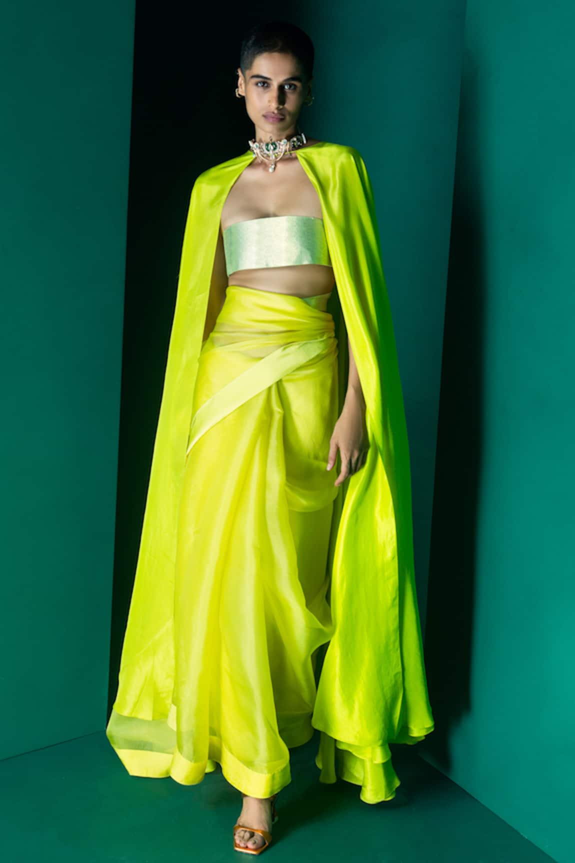 Ekaya Banaras Handwoven Solid Saree With Unstitched Blouse Fabric 