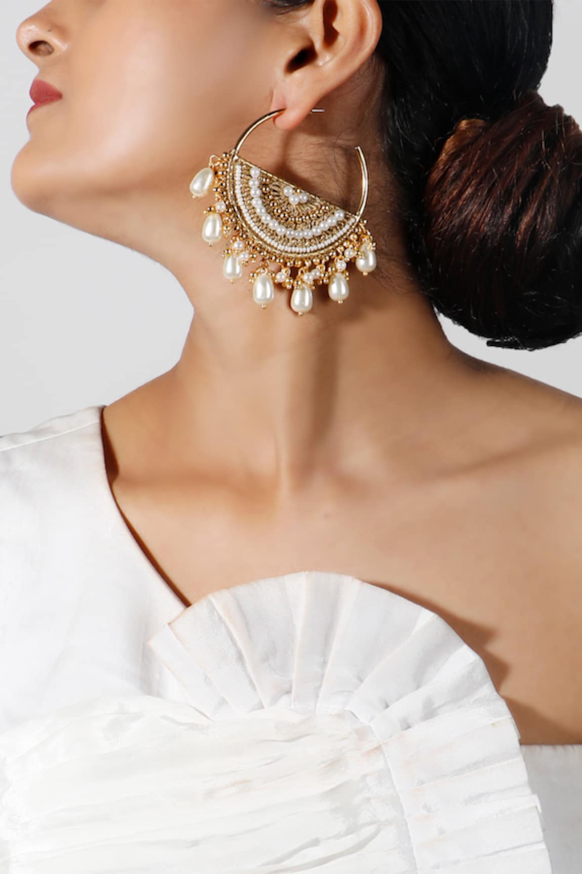 Vaidaan Jhansi Pearl Embroidered Hoops