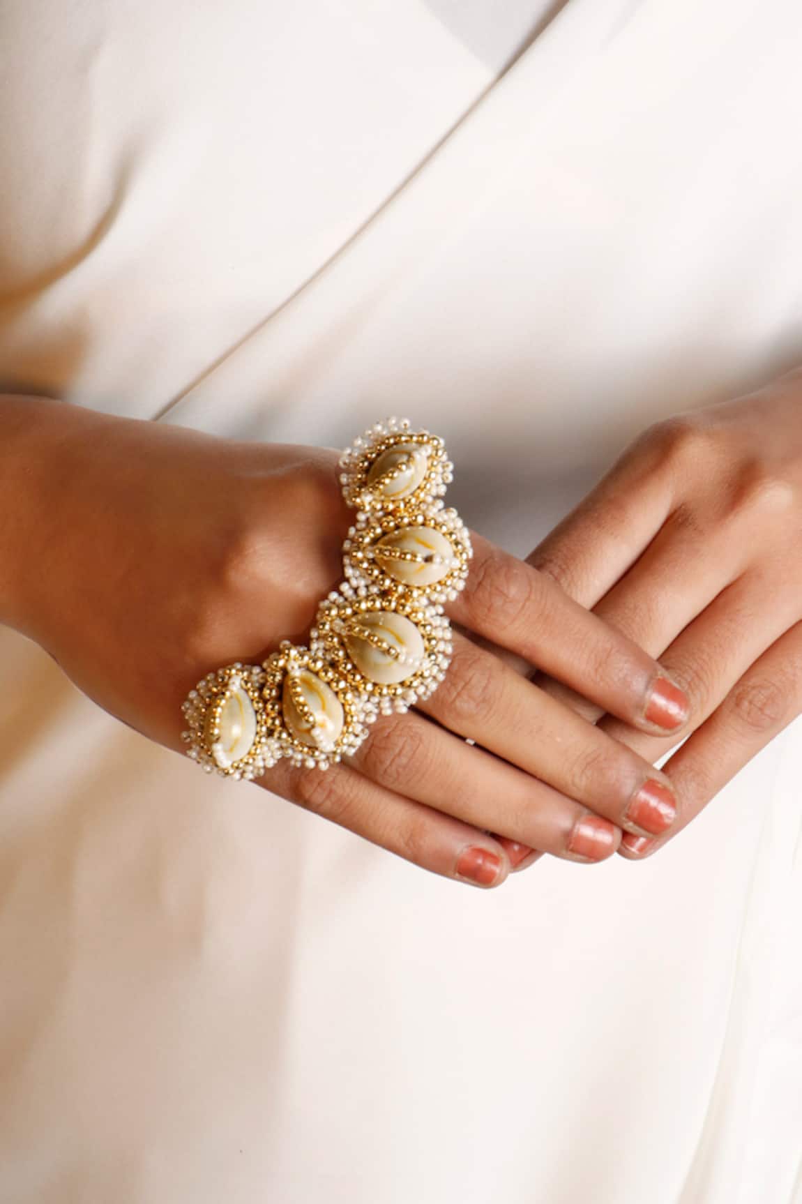 Vaidaan Vedha Embroidered Ring