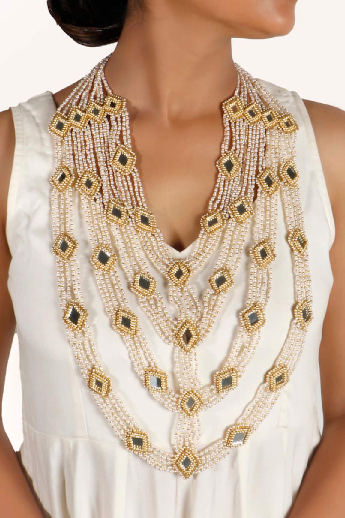 Vaidaan Nannan Pearls & Beads Embellished Necklace