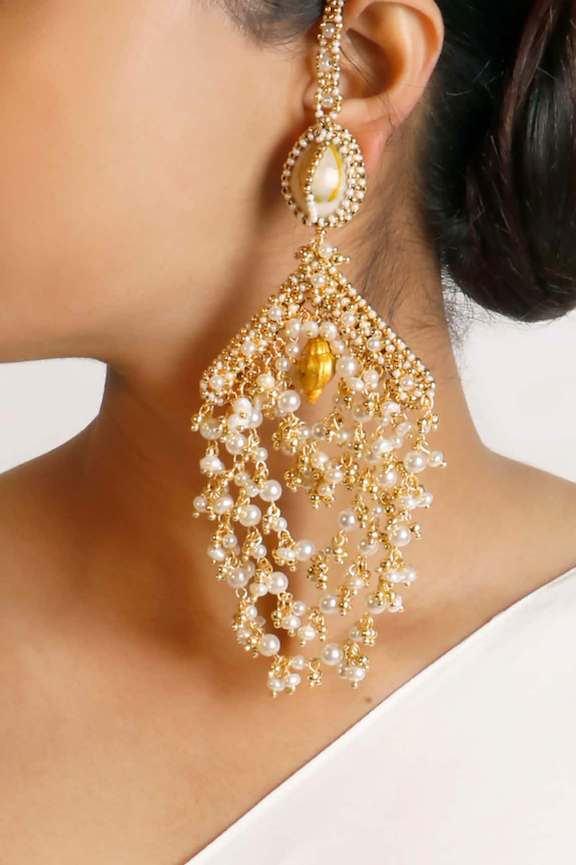 Vaidaan Dalaja Hand Embroidered Earrings