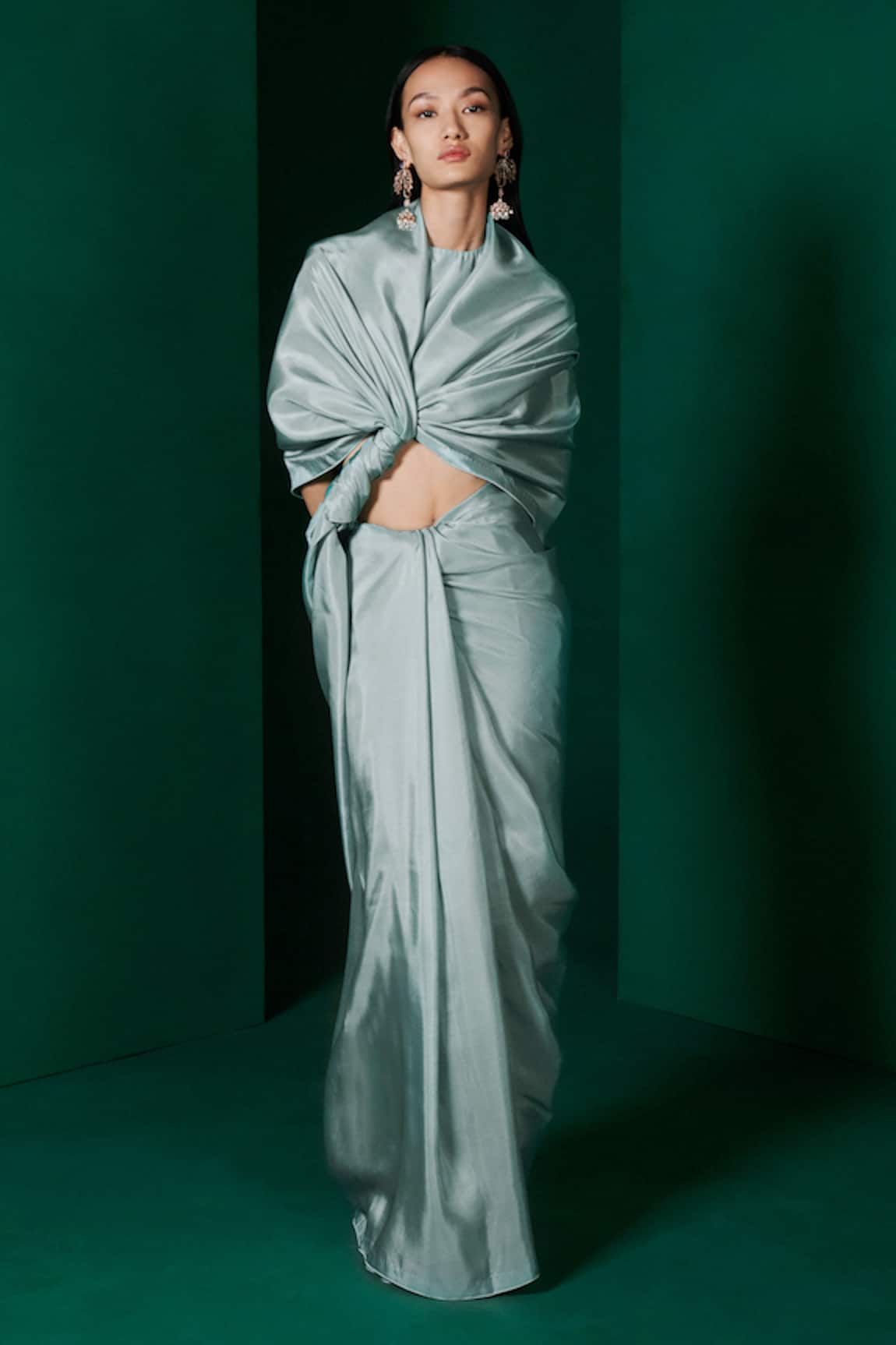 Ekaya Banaras Handwoven Solid Saree With Unstitched Blouse Fabric