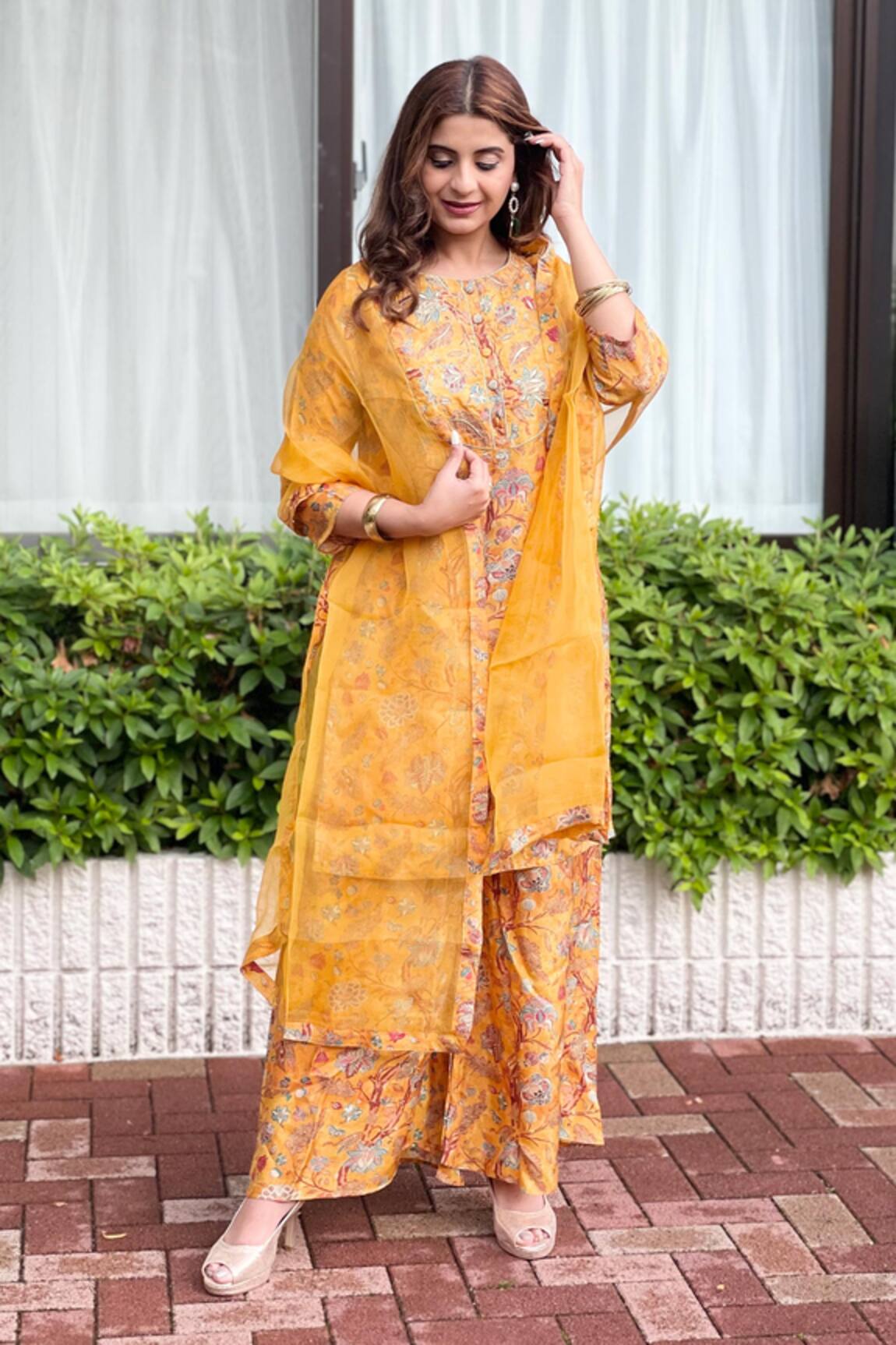 Kameez Floral Print & Embroidered Kurta Set