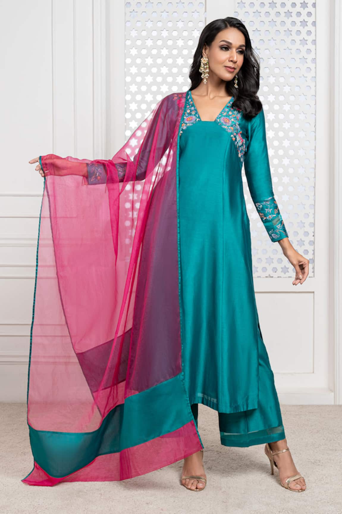 The Aarya Neck Embroidered Kurta Set