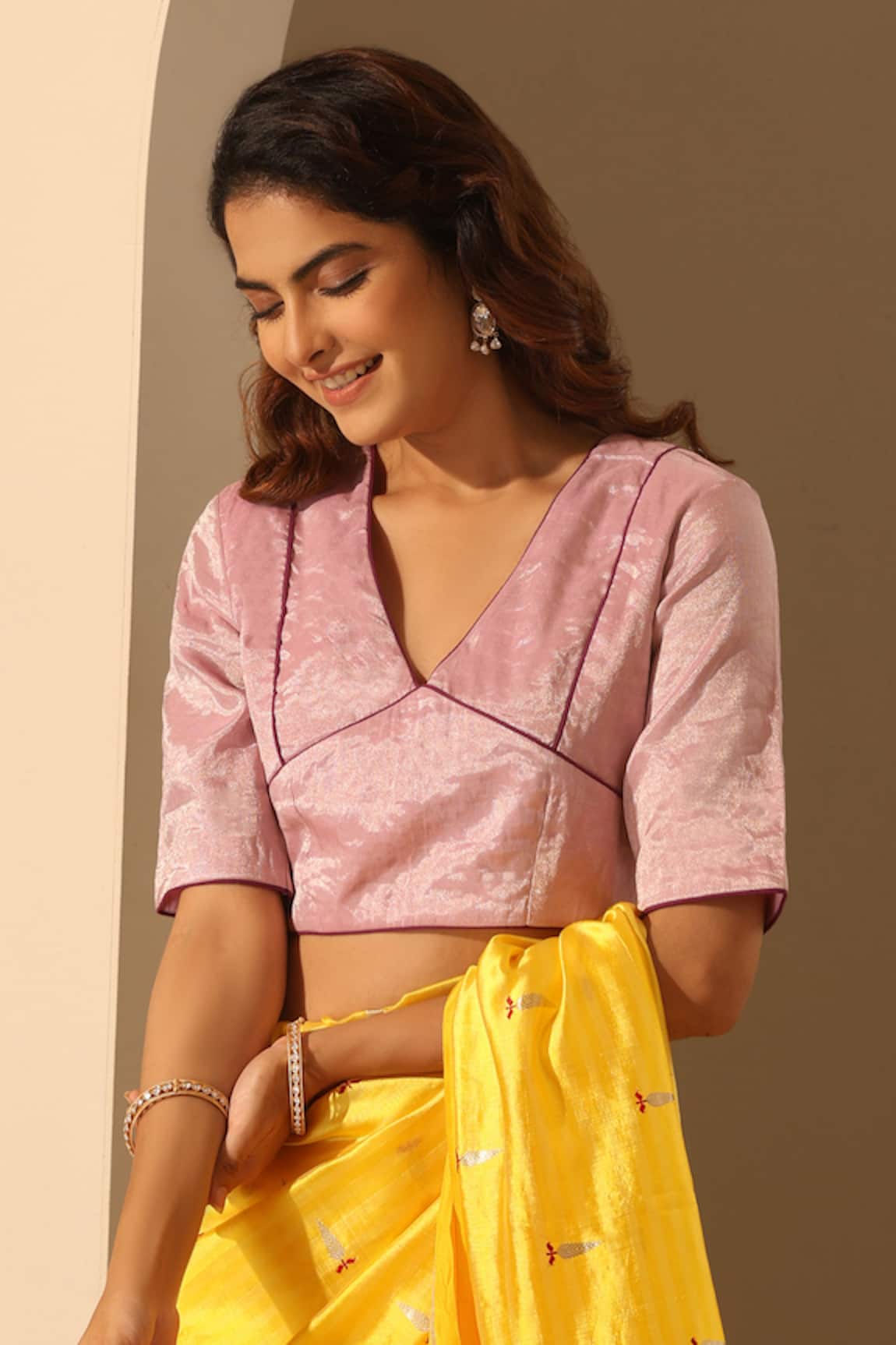 Weaver Story Solid V Neck Blouse 