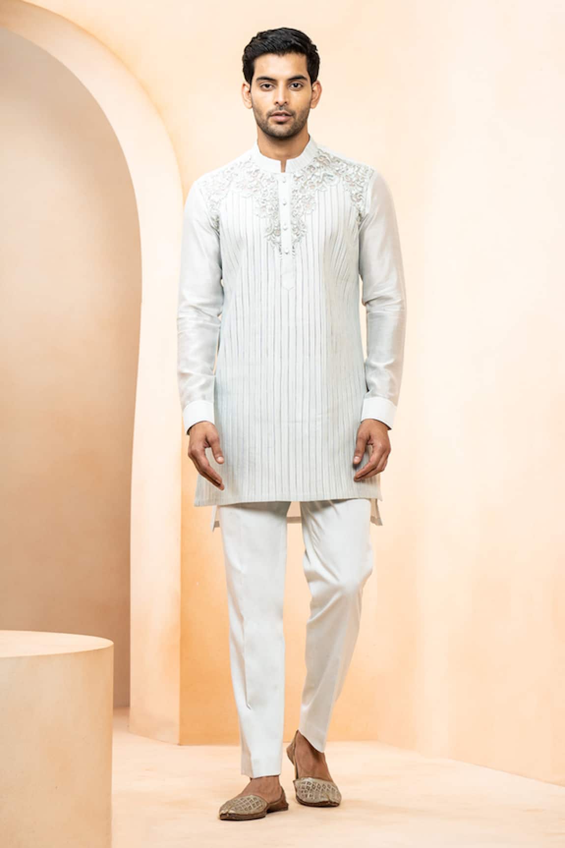 Studio Bagechaa Floral Placement Embroidered Kurta With Pyjama Pant 