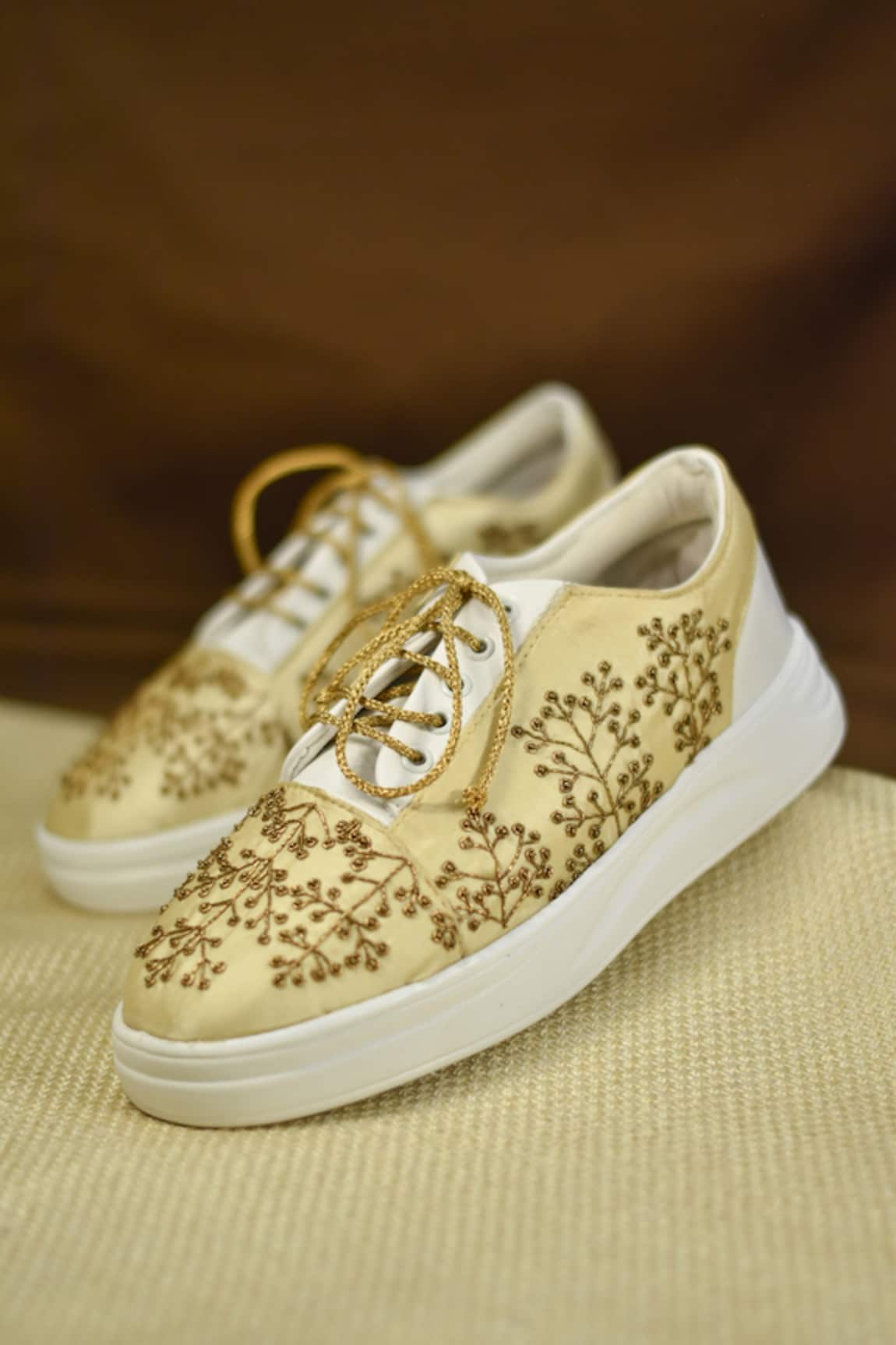 Around Always Yuki Embroidered Sneakers