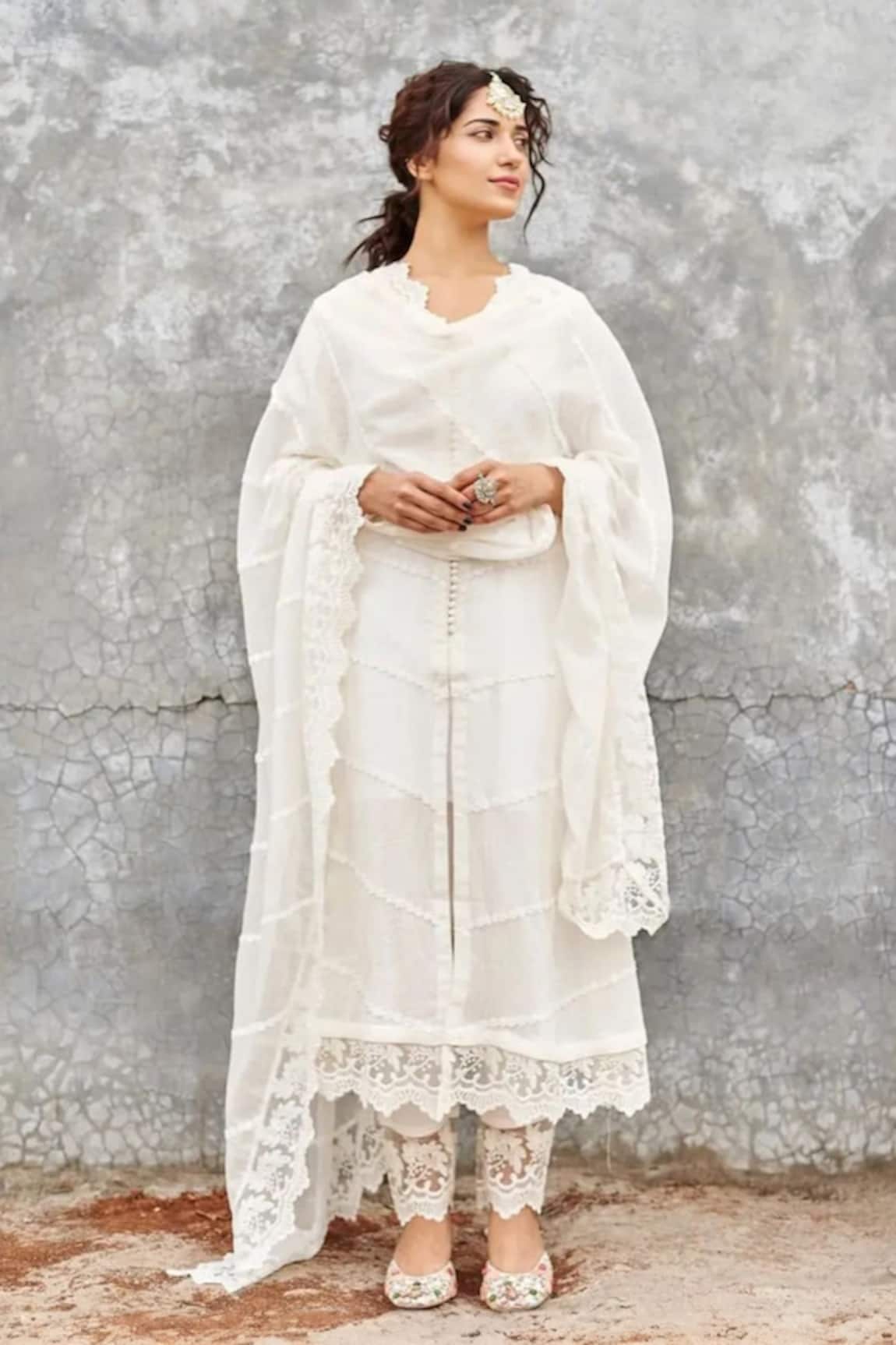 Roze Mahajabeen Cotton Embroidered Kurta Set