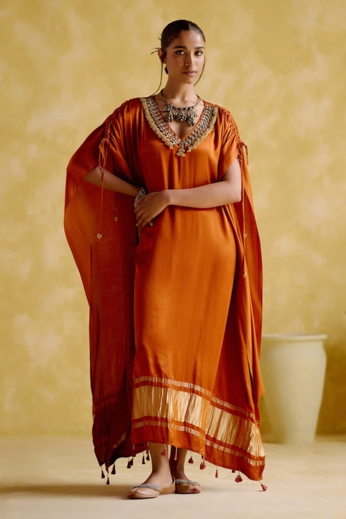 5elements Amor Ghungroo Embellished Kaftan