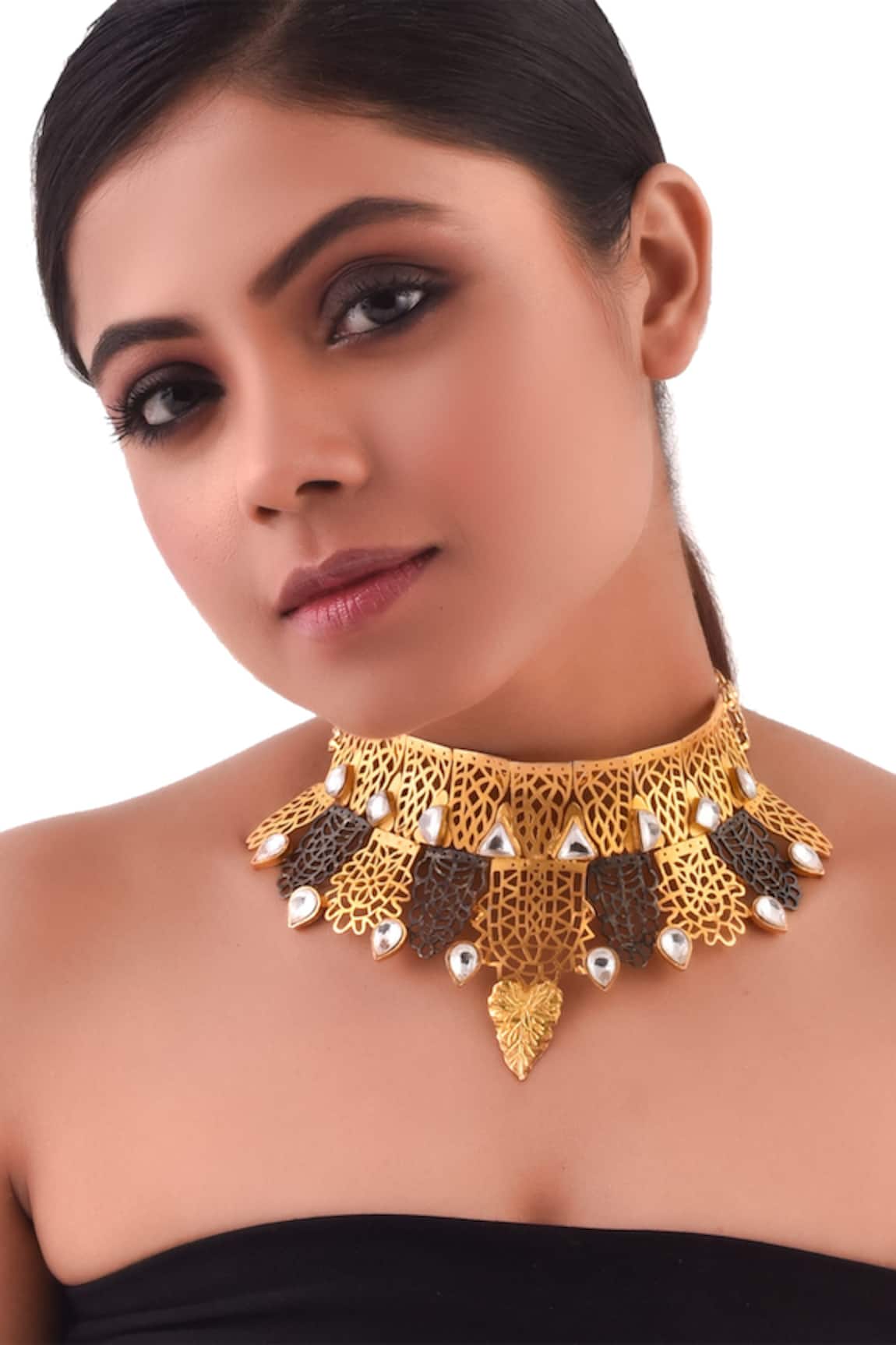 Zaza By Somya Kundan Embellished Necklace