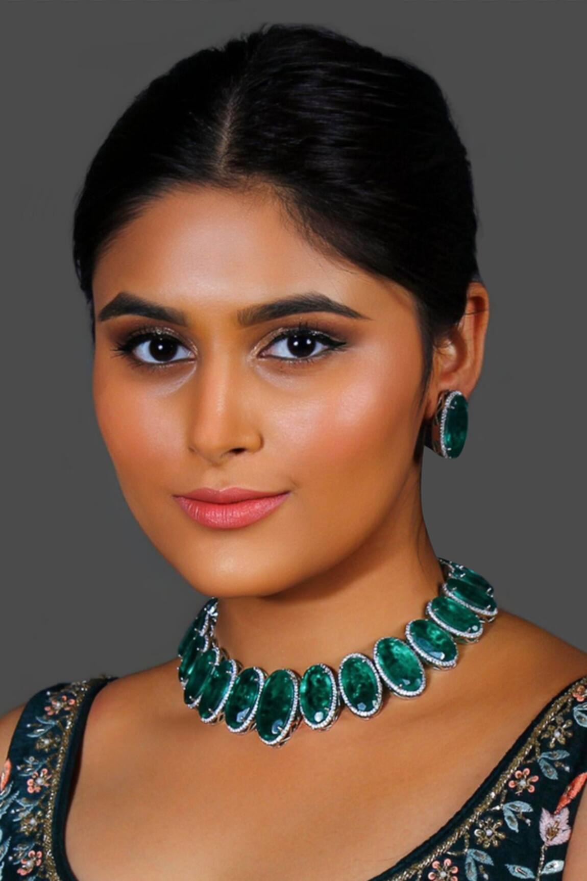 Studio6 Jewels Emerald Embellished Necklace Set 