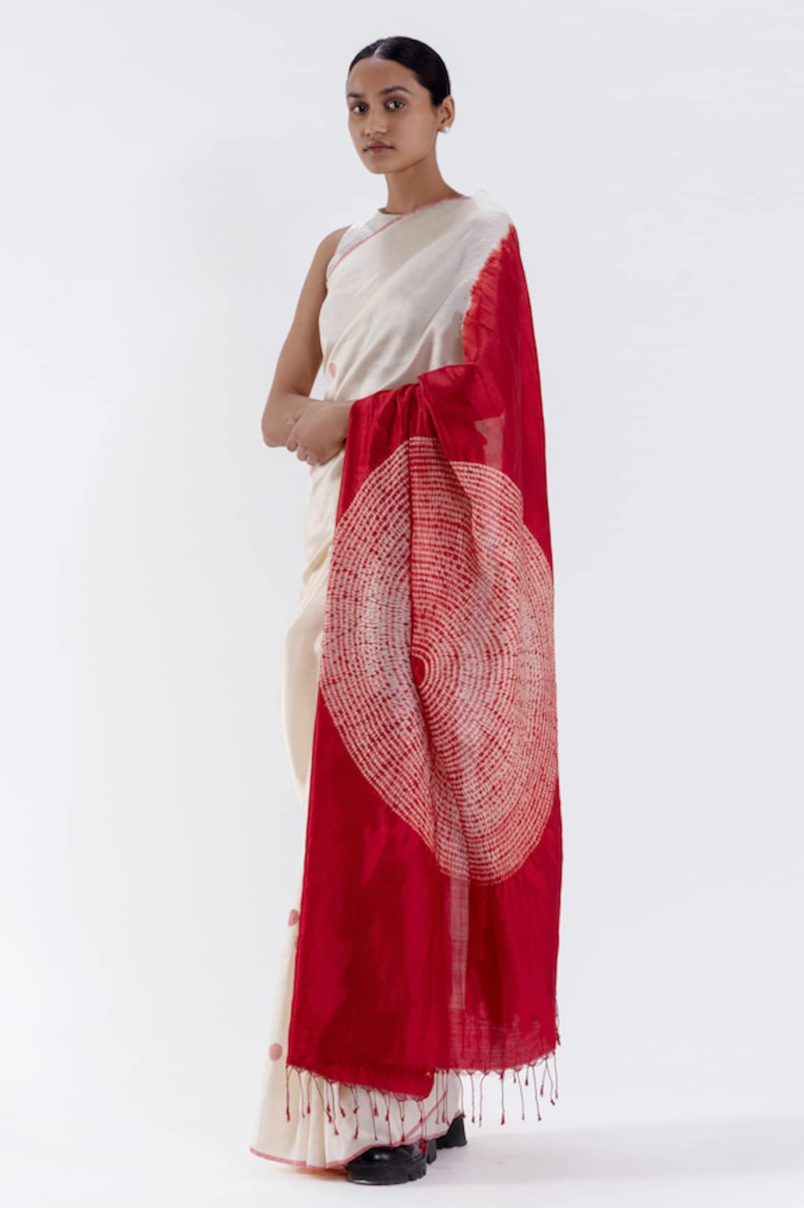 Studio Medium Silk Handwoven Saree With Running Blouse