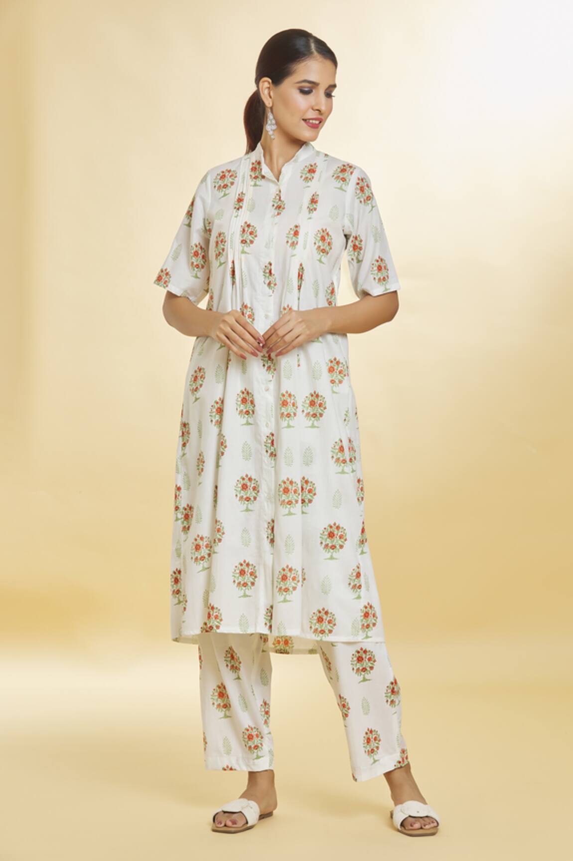 Naintara Bajaj Floral Block Collared Kurta With Palazzo