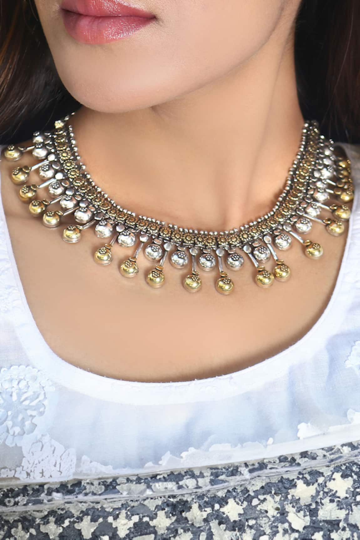Noor Floral Carved Choker Chain Necklace