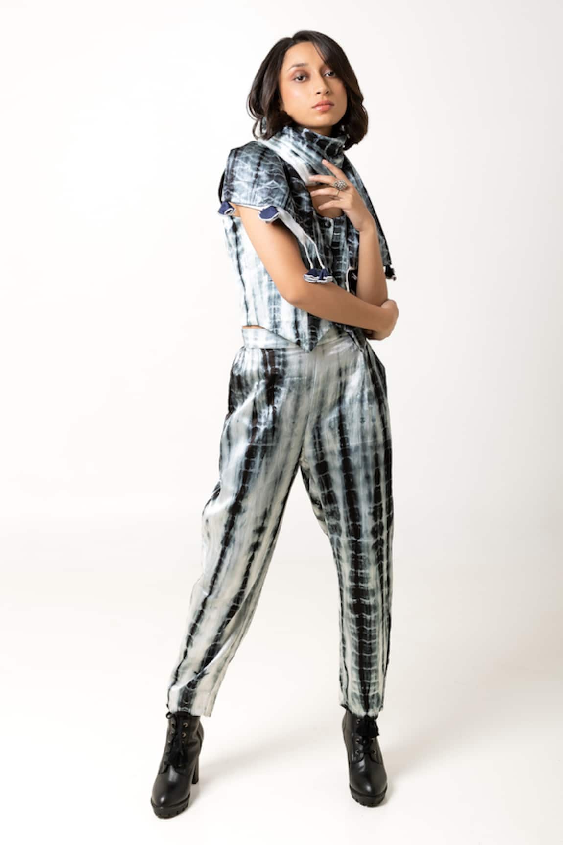 KA-Sha Bharat Tie Dye Waistcoat