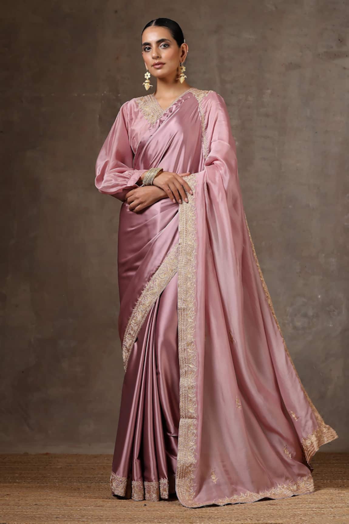 Wazir C Placement Embroidered Saree With Balloon Sleeve Blouse 